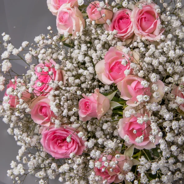 Флористический букет "Дуобукет из белой гипсофилы и розовой кустовой розы"_4