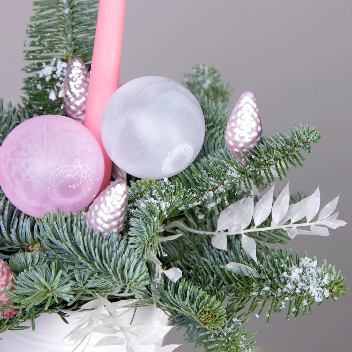 Композиция "Новогодняя в белом кашпо"_4