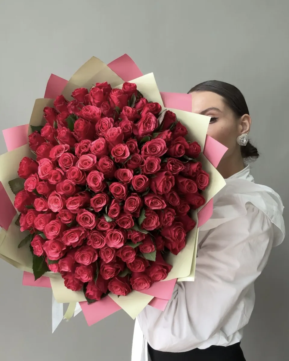 Флористический букет "101 малиновая роза"_4