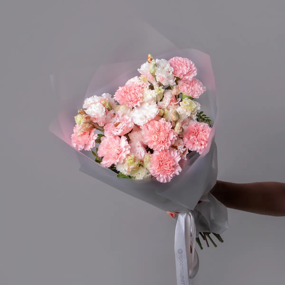 Флористический букет "Дуобукет из розовой гвоздики и крашенной эустомы"_1