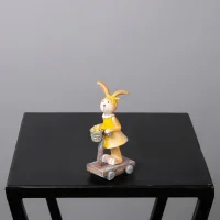 Фигурка ГК Зайка на самокате (2 шт в асс) 708-205  6,5*4*11см._1