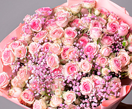 Цветы на юбилей: что дарят "по классике" и какие есть современные альтернативы