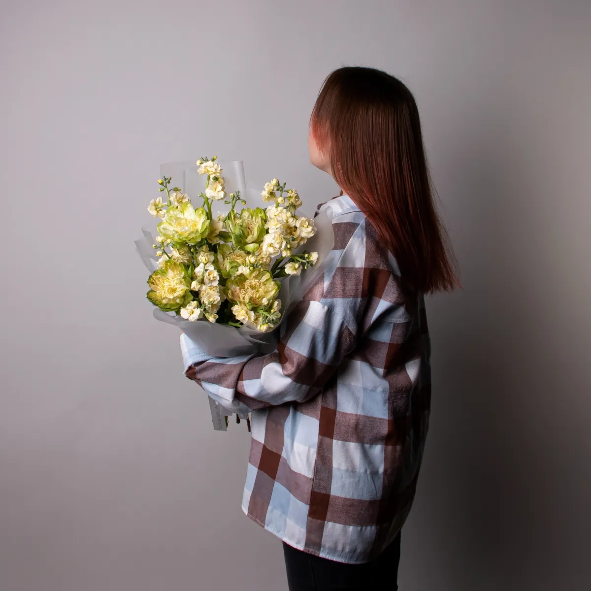 Флористический букет "Дуобукет из розы Вегги и кремовой маттиолы"_1