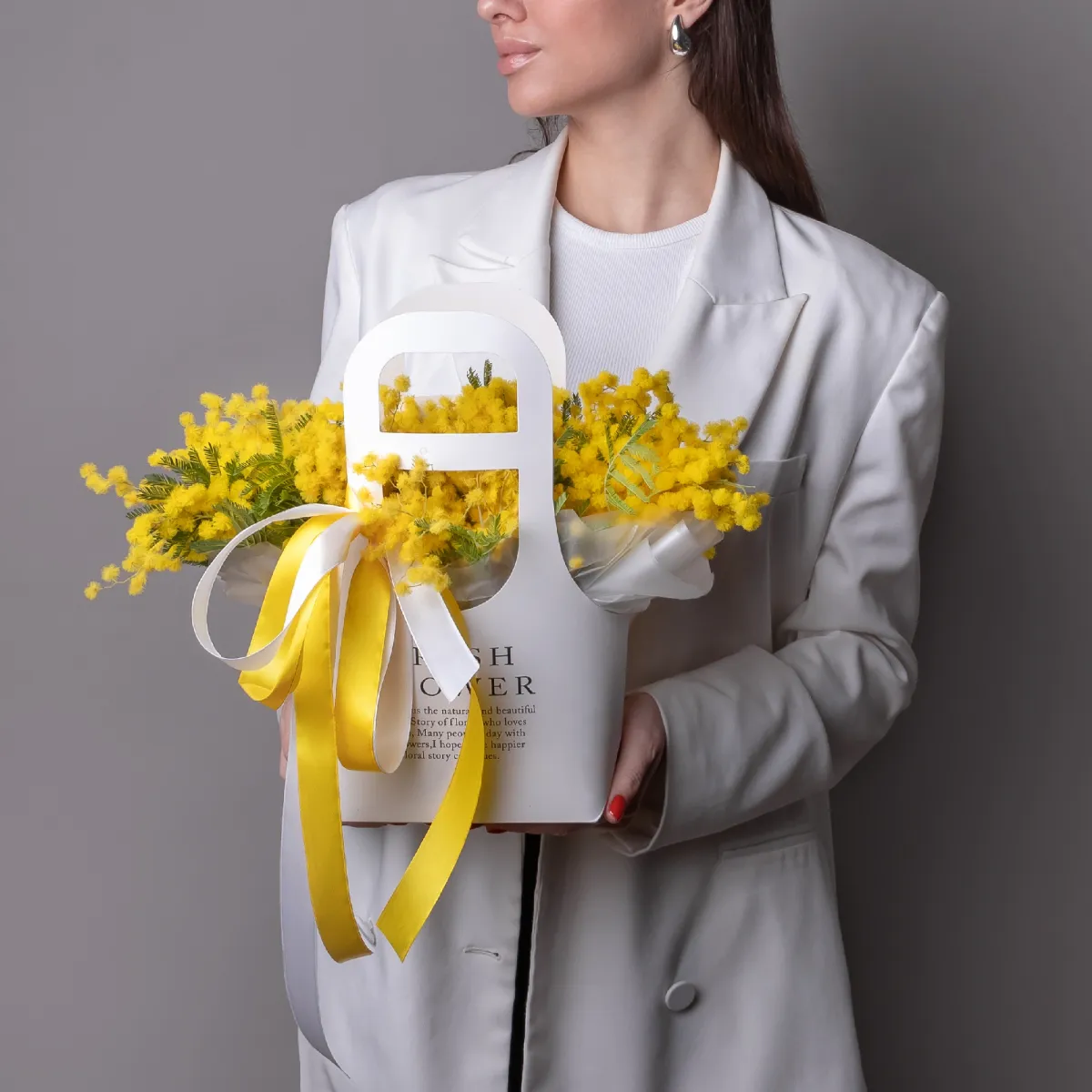 Композиция "Сумочка белая с мимозой"_2