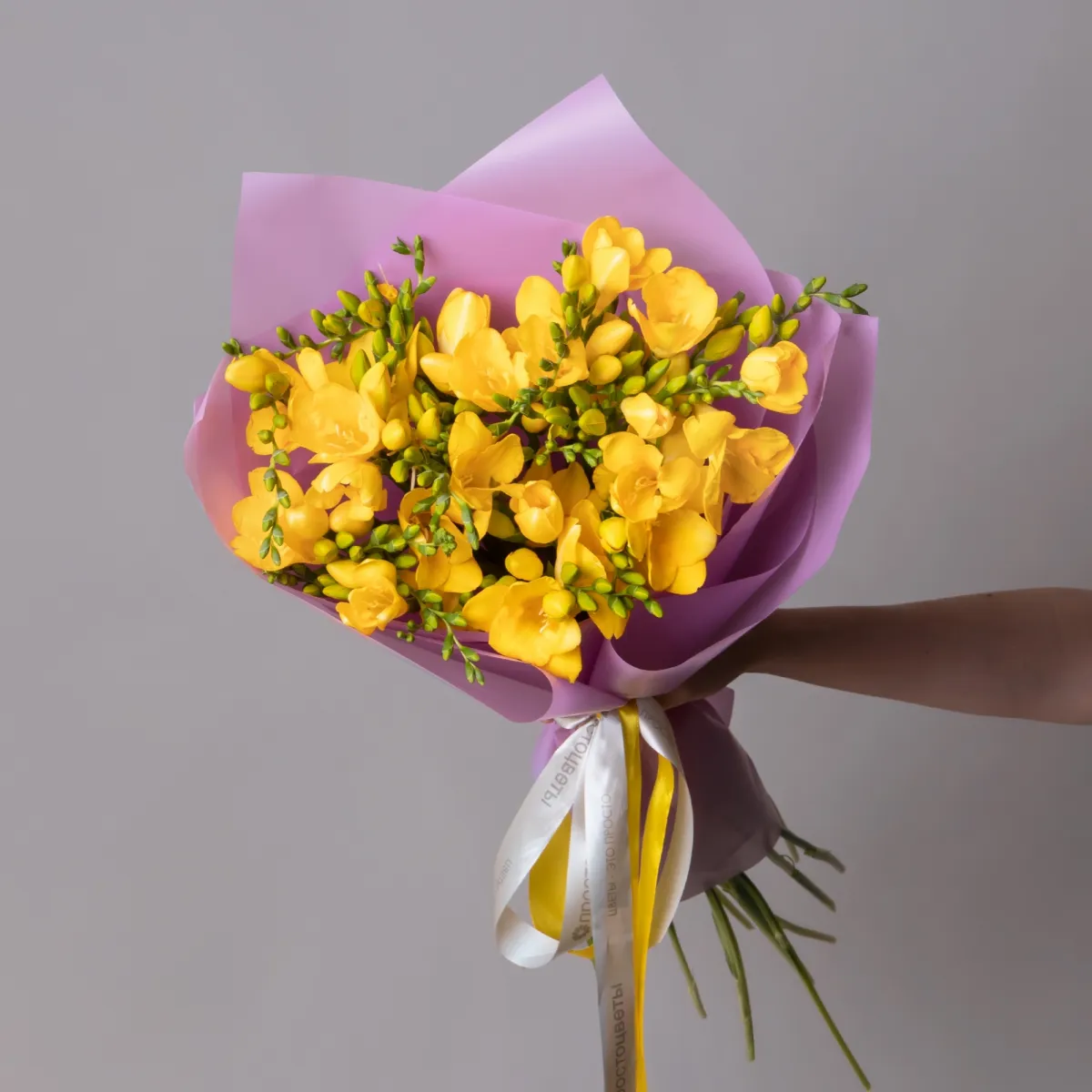 Букет Фрезия "Эн Ван Йеллоу"_1