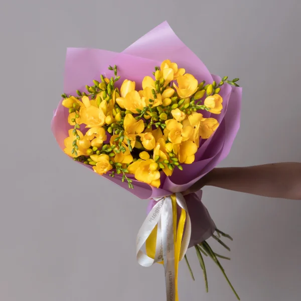 Букет Фрезия "Эн Ван Йеллоу"_1