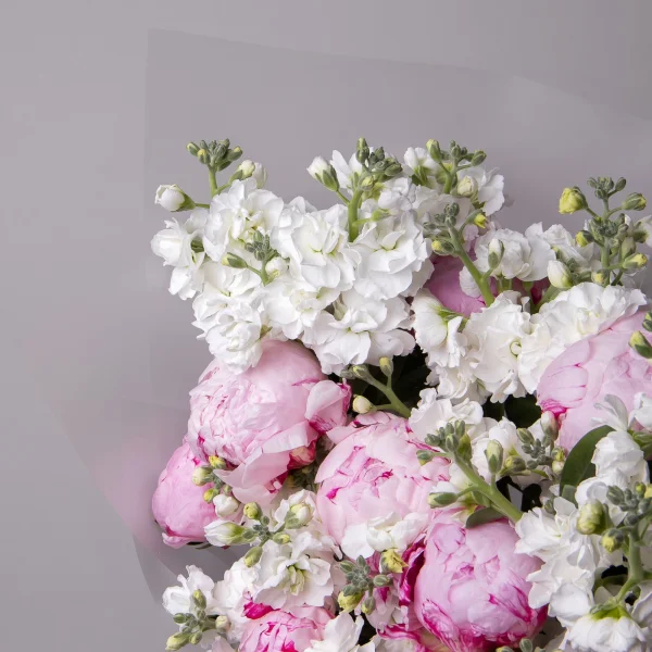 Флористический букет "Дуобукет из розовых пионов и маттиолы"_3